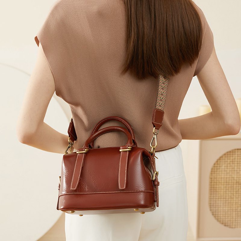 B9114 002 handbag